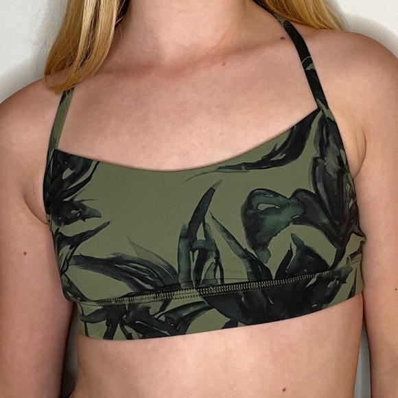 Lululemon Green Flow Y Nulu Bra Size 4 - Picture 4 of 5